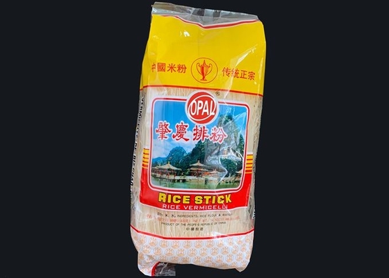 a aletria sem glúten do arroz 400g secou Chao Ching Rice Stick